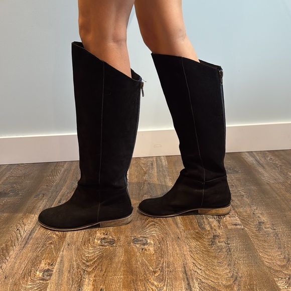 K&M| Knee High Suede Boots - Picture 4 of 6